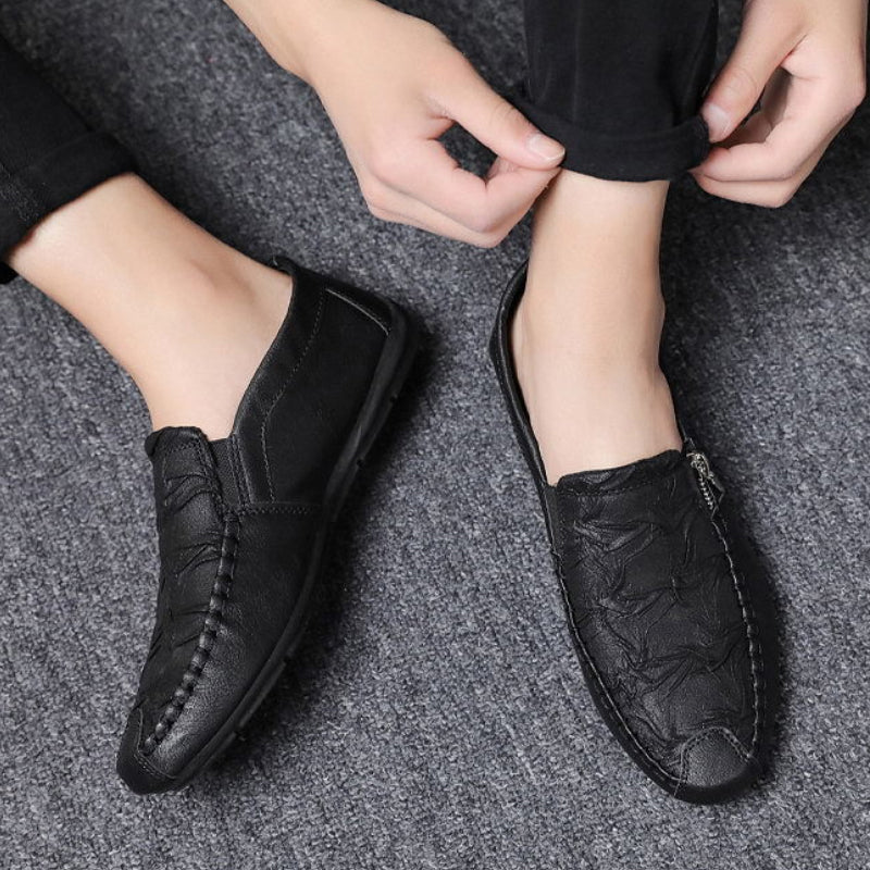 Skrynklig avslappnad läderskor med mjuk sula