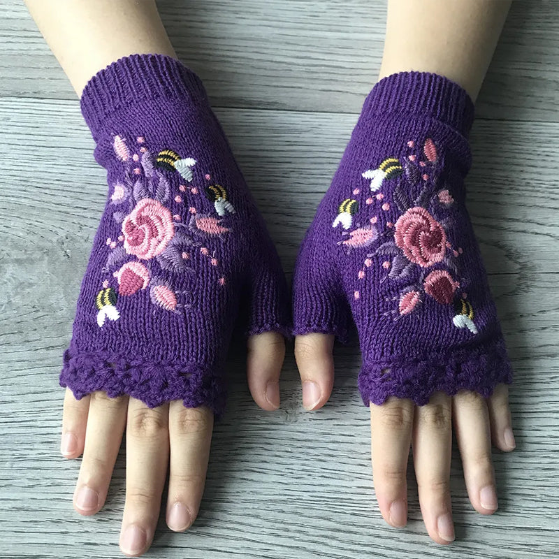 🧤Handbroderade handskar🧤
