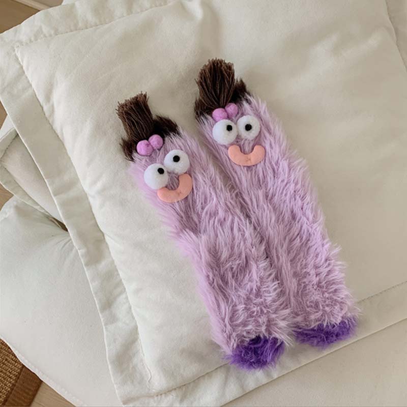 Varma mysiga fluffiga tecknade monsterstrumpor