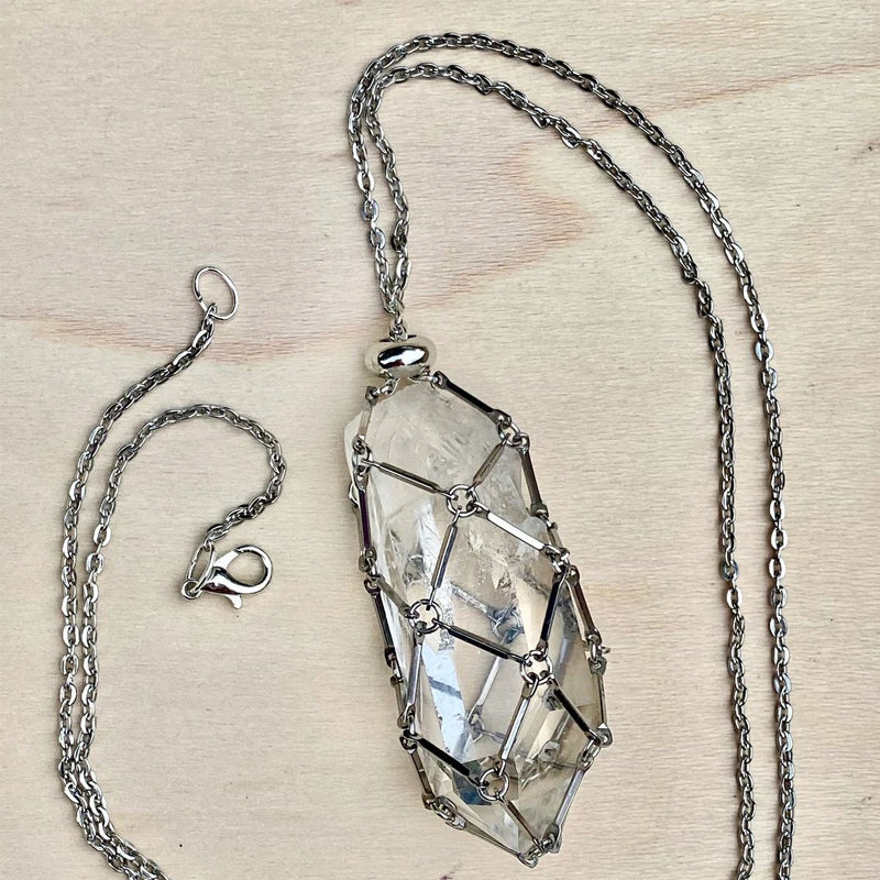 Halsband med kristallstenshållare