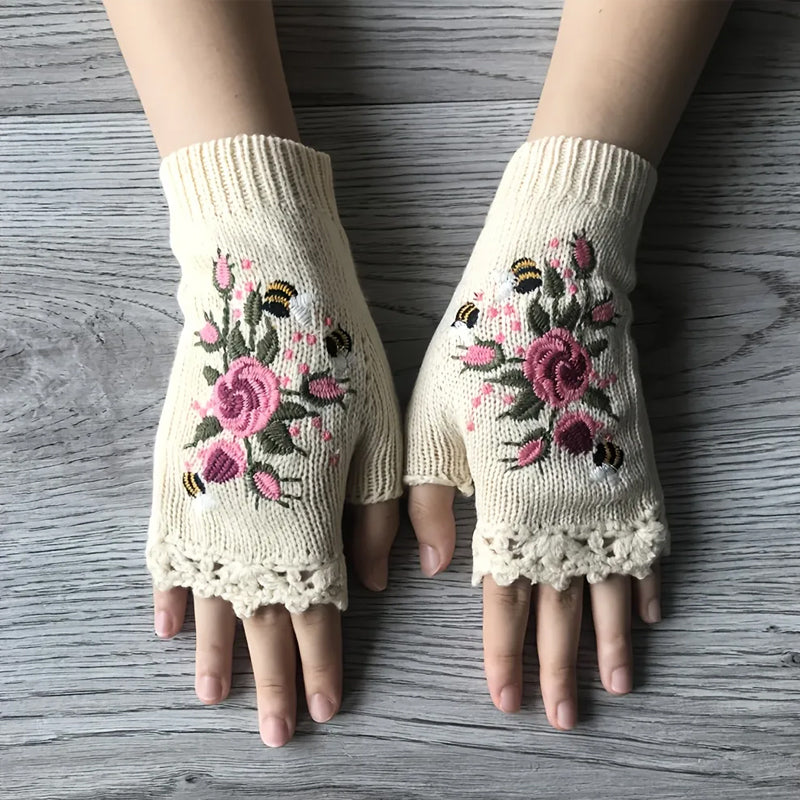 🧤Handbroderade handskar🧤