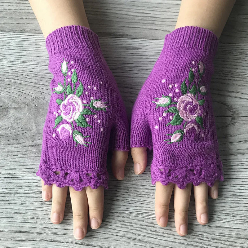 🧤Handbroderade handskar🧤