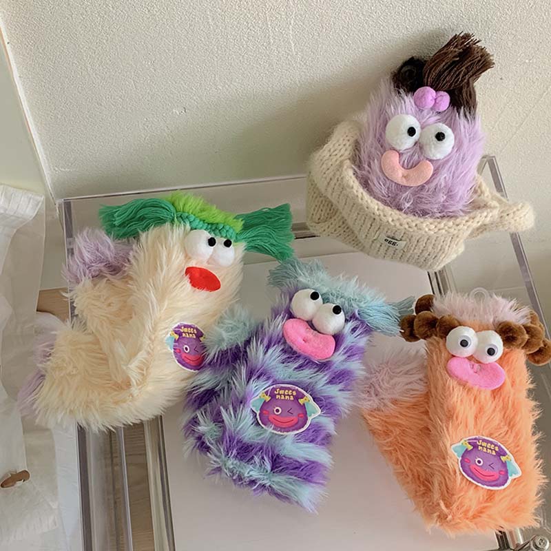 Varma mysiga fluffiga tecknade monsterstrumpor