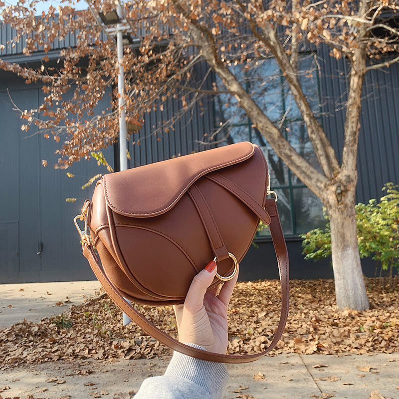 Crossbody sadelväska