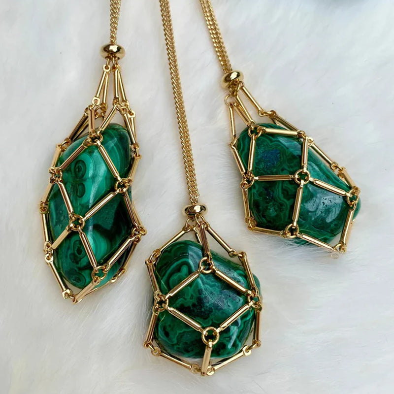 Halsband med kristallstenshållare