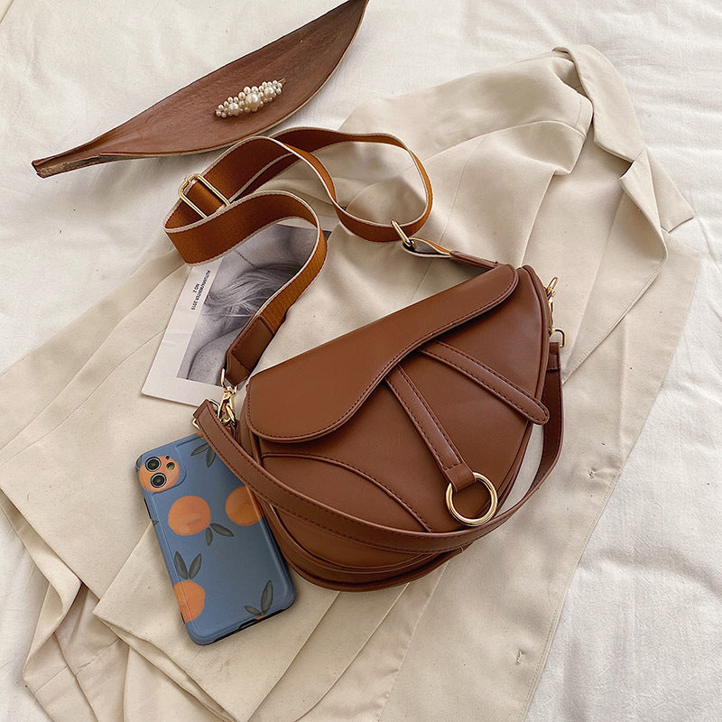 Crossbody sadelväska