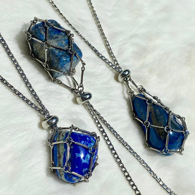 Halsband med kristallstenshållare