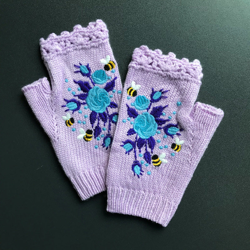 🧤Handbroderade handskar🧤